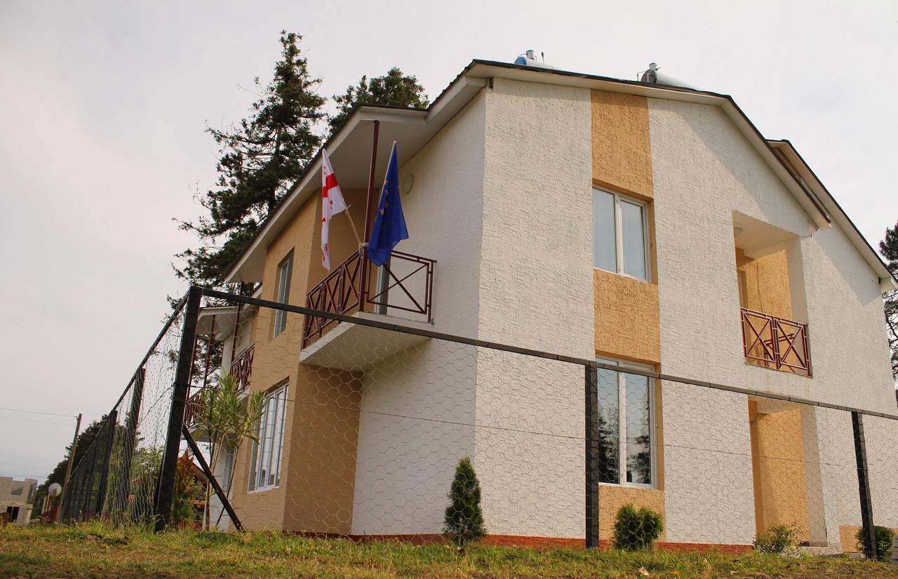Hotel Sunrise In Уреки Экстерьер фото
