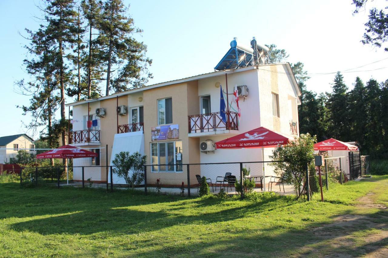 Hotel Sunrise In Уреки Экстерьер фото