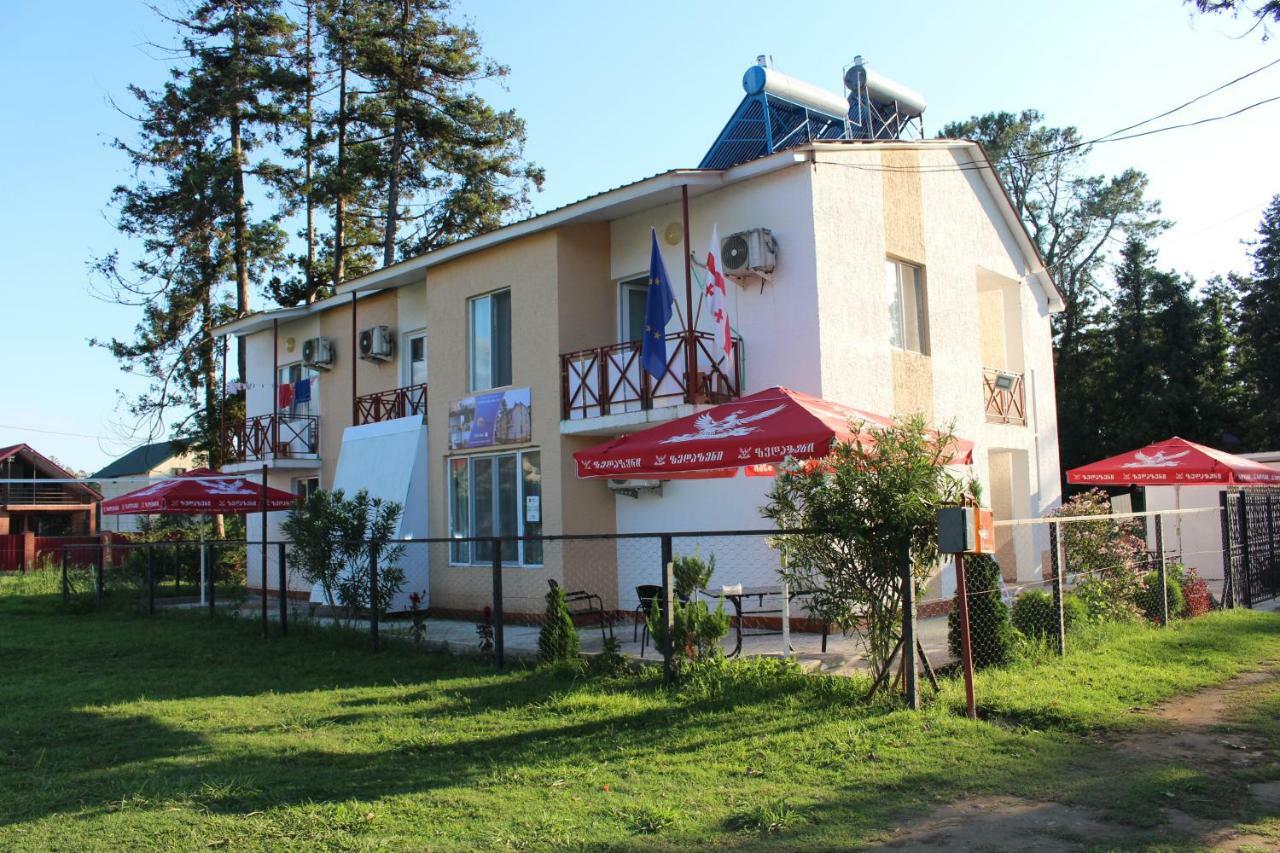 Hotel Sunrise In Уреки Экстерьер фото