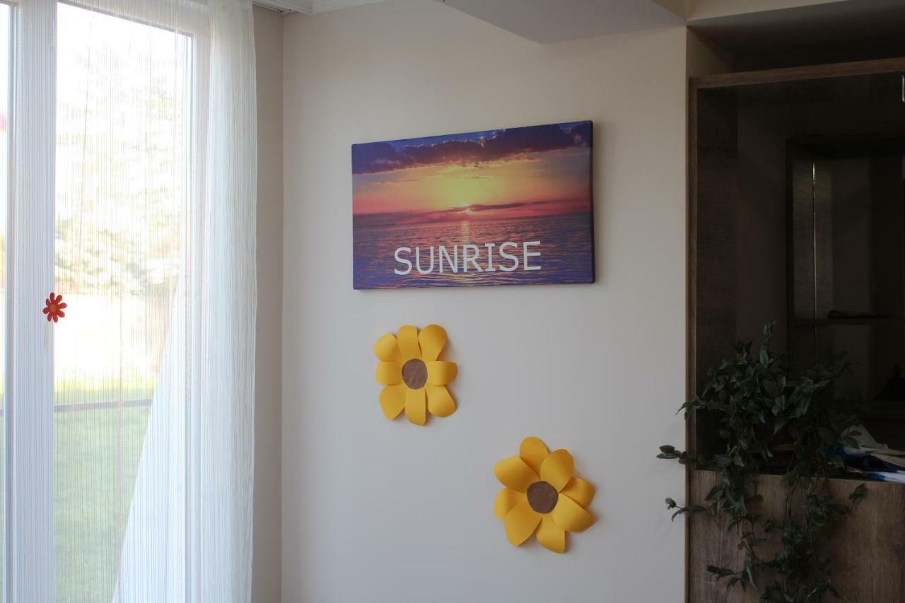 Hotel Sunrise In Уреки Экстерьер фото